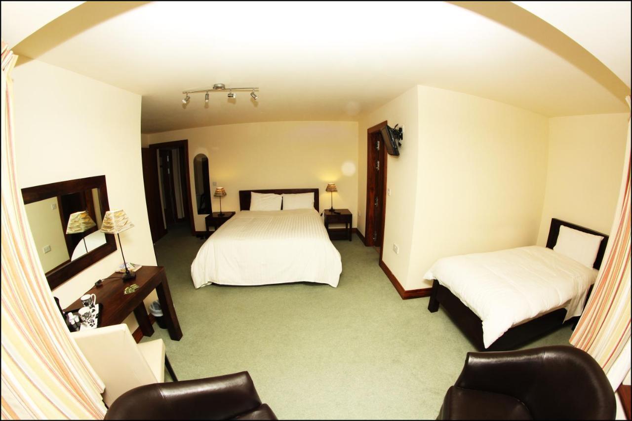 All The Twos Lodge Clifden Extérieur photo